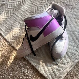 Nike Jordan Girls high top sneakers